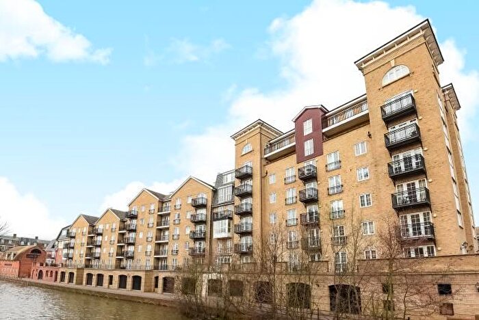 3 Bedroom Flat To Rent In Riverside House, Reading, RG1