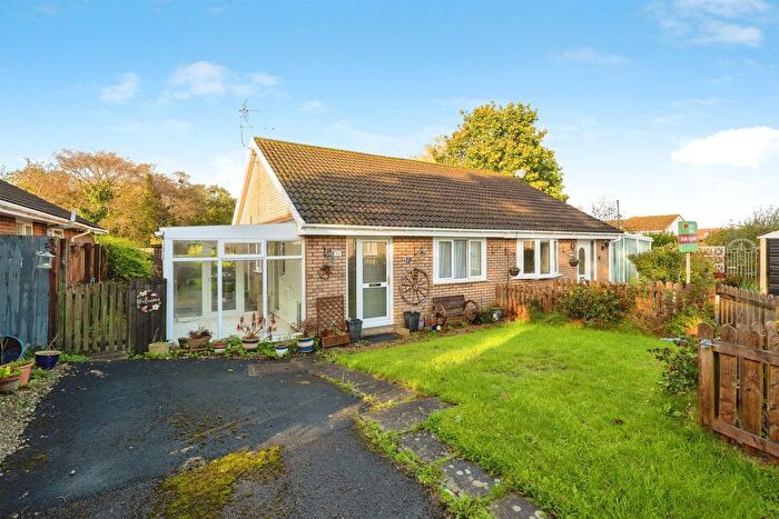 2 Bedroom Semi-Detached Bungalow For Sale In Y Dolau, Llangyfelach, Swansea, SA6