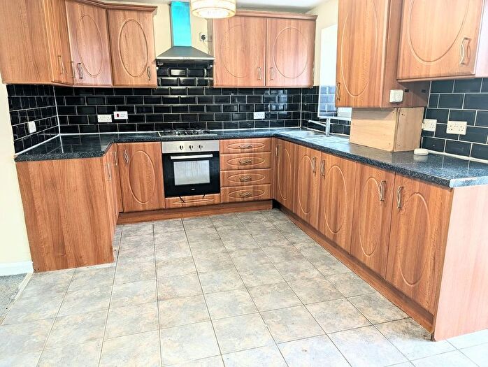 4 Bedroom Terraced House To Rent In Vincent Road, Hounslow, TW4