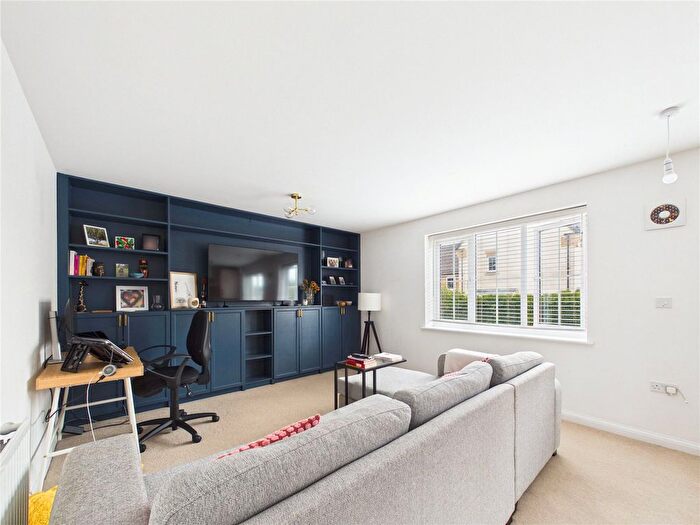 1 Bedroom Flat For Sale In Linnet Way, Keynsham, Bristol, BS31