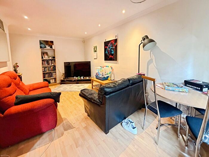 2 Bedroom Flat For Sale In Woodbourne Road, Sale, M33