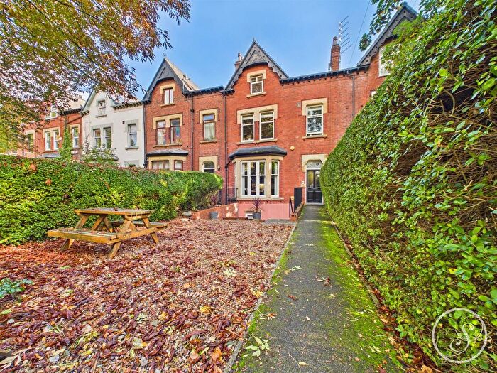 2 Bedroom Flat For Sale In St Martins Terrace, Chapeltown Road, Leeds, LS7
