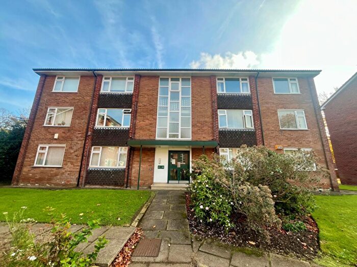 2 Bedroom Apartment To Rent In Barlow Moor Court, West Didsbury, M20