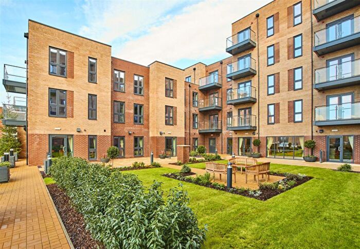 2 Bedroom Apartment For Sale In Radford House, Weirfield Road, Exeter, EX2