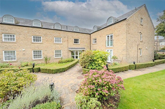 2 Bedroom Flat For Sale In Oxford Court Apartments, Oxford Road, Guiseley, Leeds, West Yorkshire, LS20