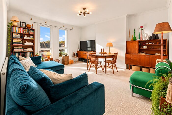 1 Bedroom Apartment For Sale In Lee High Road, London, SE13