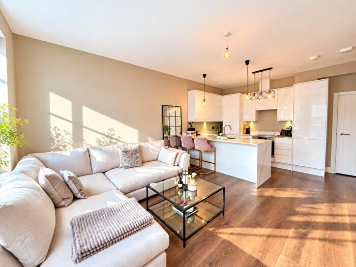 1 Bedroom Flat For Sale In Bank Place, Brentwood, CM14
