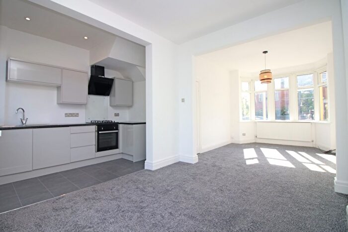 3 Bedroom Semi-Detached House For Sale In Fordway Avenue, Blackpool, FY3