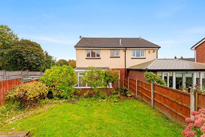 1 Bedroom Semi-Detached House For Sale In Beeston Close, Bolton, BL1