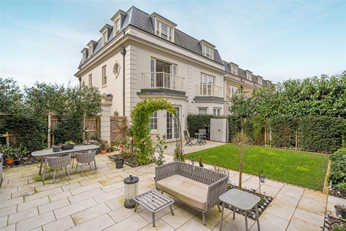 3 Bedroom Semi-Detached House For Sale In The Barons, Englefield Green, TW20