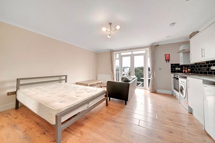 Studio To Rent In Barnett Street, Whitechapel, E1