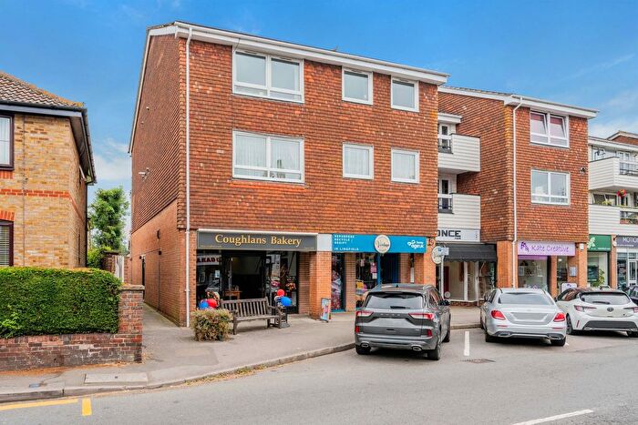 3 Bedroom Flat For Sale In High Street, Lingfield, RH7