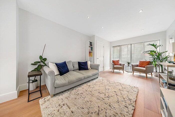 2 Bedroom Maisonette To Rent In Pirbright Road, Southfields, London, SW18