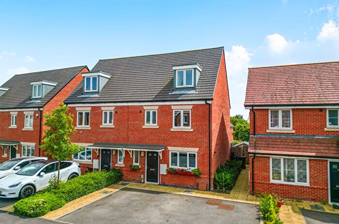 4 Bedroom Semi-Detached House For Sale In Garrett Drive, Shinfield, Reading, Berkshire, RG2