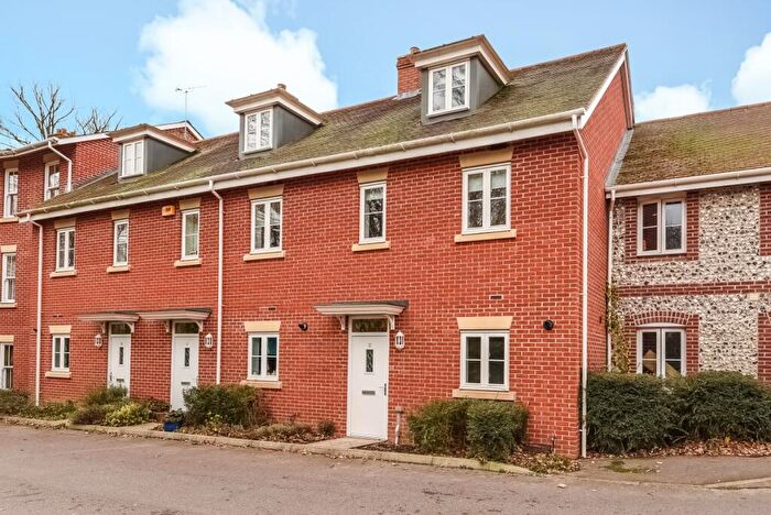 3 Bedroom Terraced House To Rent In Winton Close, Winchester, SO22