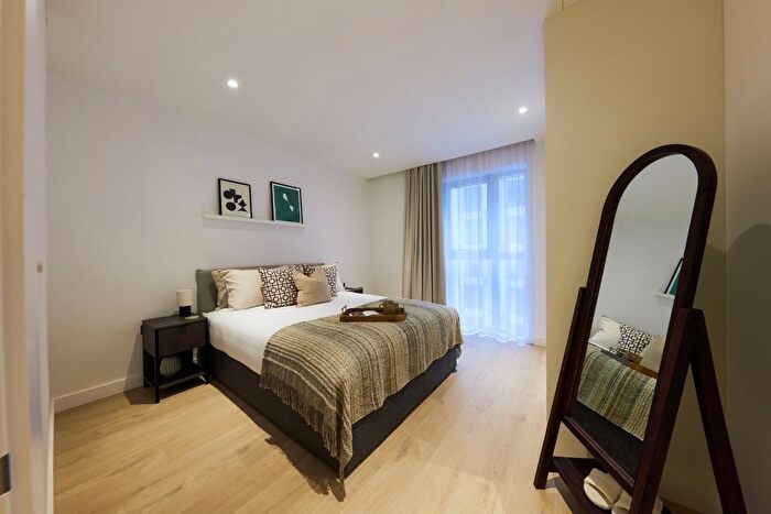 2 Bedroom Flat To Rent In New Drum Street, Liverpool Street, E1