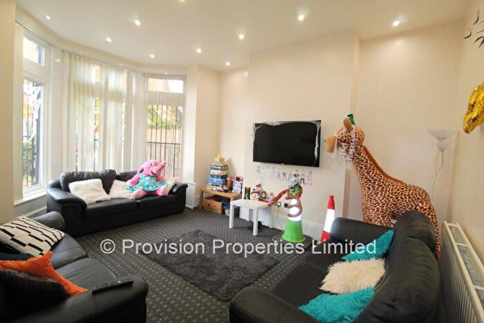 9 Bedroom Terraced House To Rent In Kirkstall Lane, Headingley, Leeds, LS6