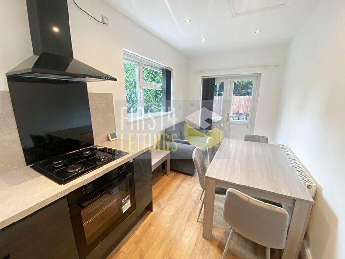 5 Bedroom Terraced House To Rent In Clarendon Park Road, Clarendon Park, LE2