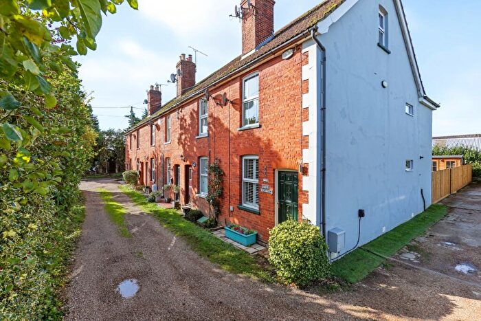 3 Bedroom End Of Terrace House For Sale In "Two Hoots" Horsham Lane, Upchurch, ME8