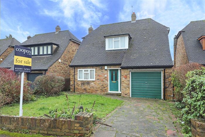 3 Bedroom Detached House For Sale In Pepys Close, Ickenham, UB10