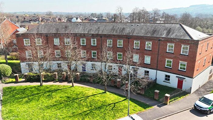 2 Bedroom Flat For Sale In Tiverton, EX16