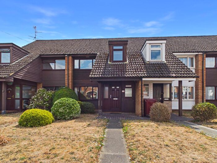 3 Bedroom Terraced House For Sale In School Road, Tilehurst, RG31