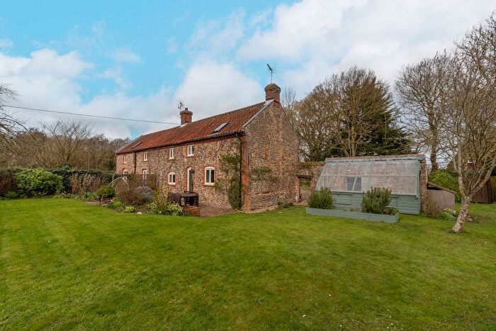 3 Bedroom Semi-Detached House For Sale In Moorgate Road, Hindringham, NR21