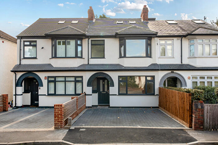 4 Bedroom Terraced House For Sale In Heatherdene Close, Mitcham, CR4