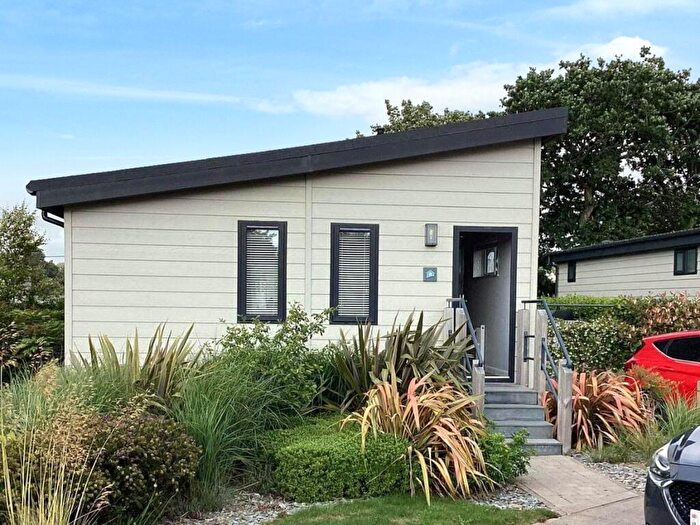 2 Bedroom Property For Sale In Hoburne, Longstone Road, St Maybn, Bodmin, PL30