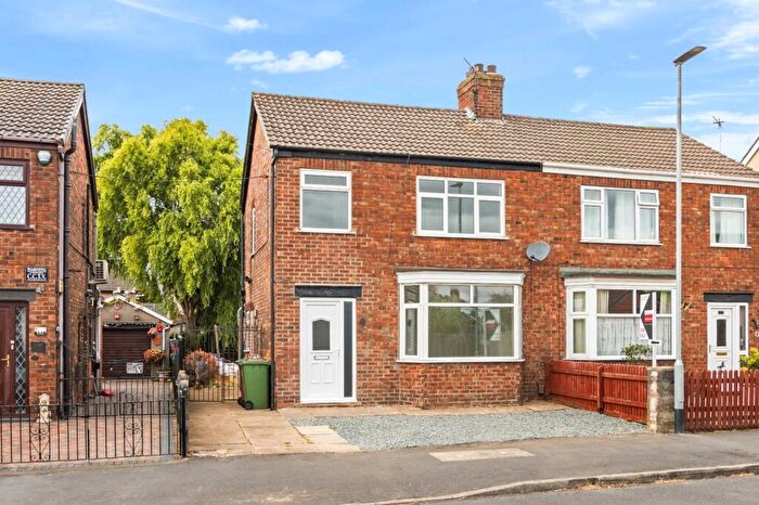 3 Bedroom Semi-Detached House For Sale In Milton Road, Scunthorpe, DN16