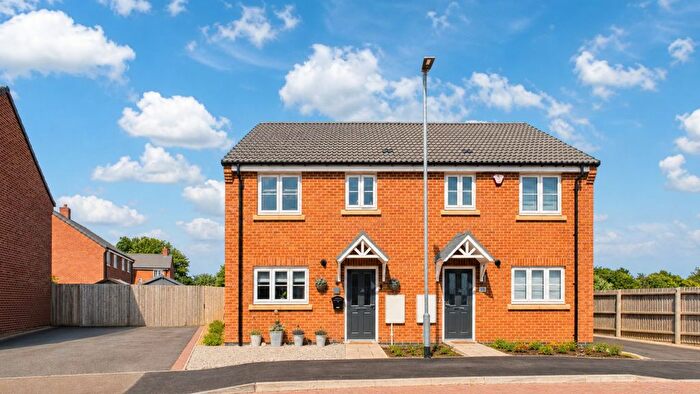 3 Bedroom Semi-Detached House For Sale In Allen Road, Waddington, LN5