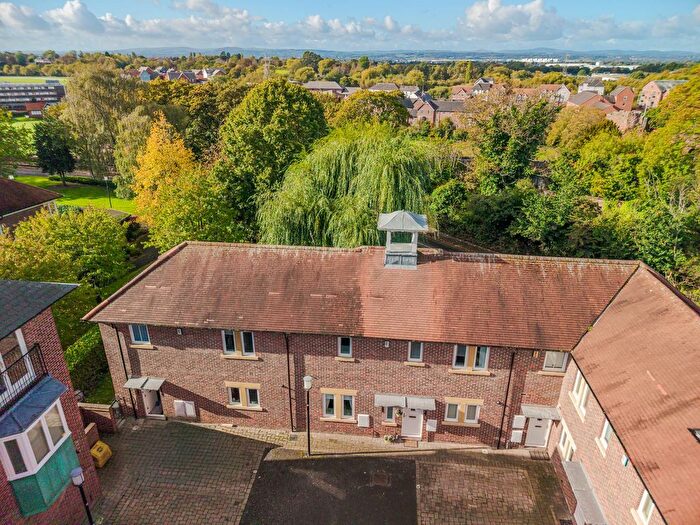 3 Bedroom Terraced House For Sale In The Yonne, Chester, CH1