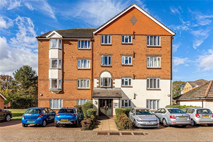 2 Bedroom Apartment For Sale In Tudor Court, St Annes Rise, Redhill, Surrey, RH1