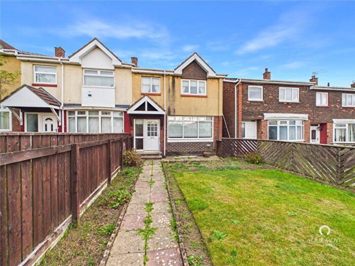 3 Bedroom Semi-Detached House For Sale In Kemble Square, Sunderland, Tyne And Wear, SR5