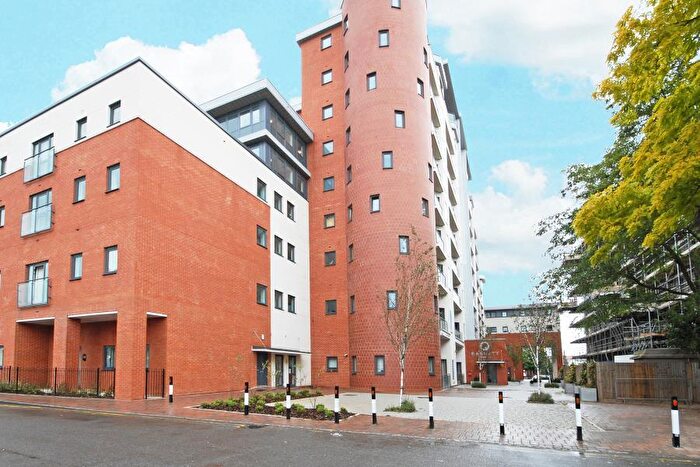 2 Bedroom Flat To Rent In The Junction, Grays Place, Slough, SL2