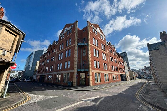 2 Bedroom Apartment For Sale In Harding Street, Swindon, Wiltshire, SN1