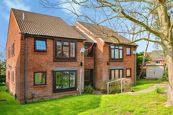 1 Bedroom Studio For Sale In Danebridge Crescent, Oakwood, Derby, DE21