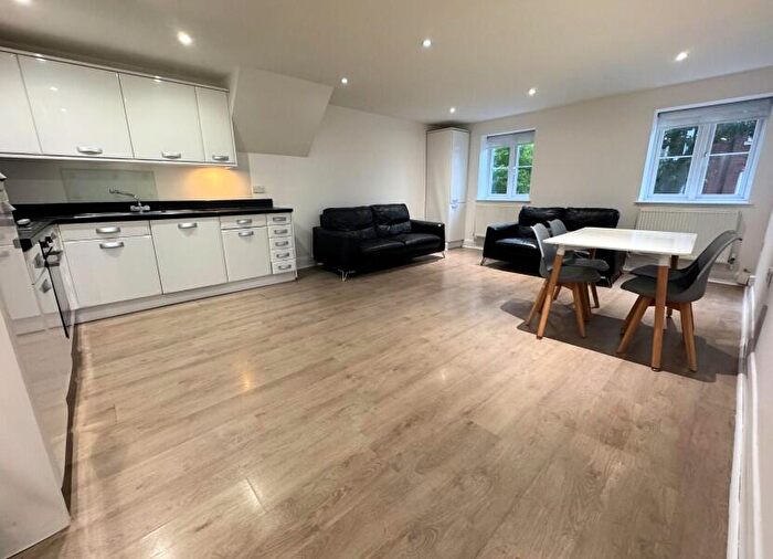 1 Bedroom Flat To Rent In Glebe Road, Finchley, N3