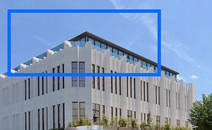 2 Bedroom Penthouse For Sale In High Road, London, N12