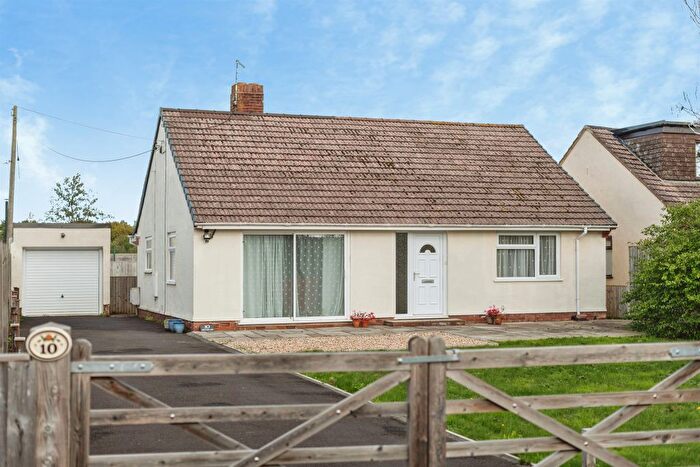 3 Bedroom Detached Bungalow For Sale In Brittons Ash, Bathpool, Taunton, TA2