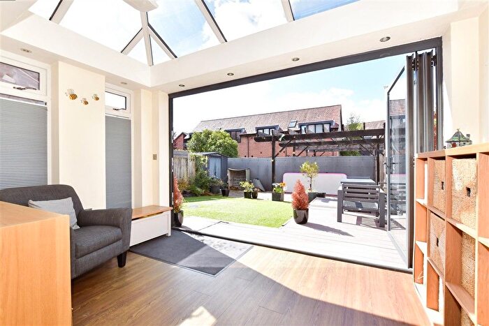 4 Bedroom Semi-Detached House For Sale In Hawley Drive, Leybourne, Kent, ME19