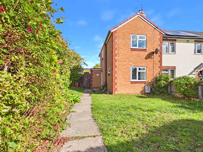 2 Bedroom House To Rent In Shakespeare Path, Swindon, SN2