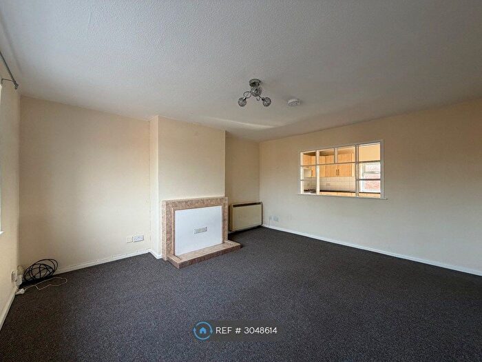 2 Bedroom Flat To Rent In Northfield Road, Thatcham, RG18