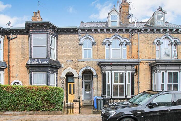 4 Bedroom Flat For Sale In Flats And, Albany Street, Hull, East Yorkshire, HU3