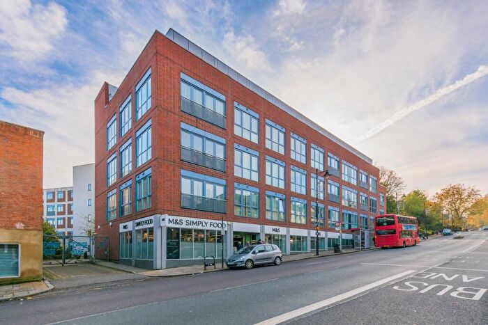2 Bedroom Flat For Sale In Crouch End Hill, Crouch End, London, N8