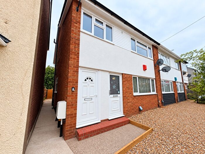 2 Bedroom Maisonette To Rent In Beechwood Road, Luton, Bedfordshire, LU4