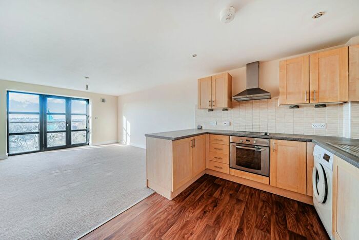 2 Bedroom Flat For Sale In Walsall Road, West Bromwich, West Midlands, B71