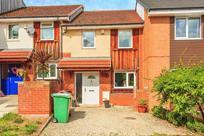 2 Bedroom Terraced House For Sale In Vaughan Way, Wakefield, WF2