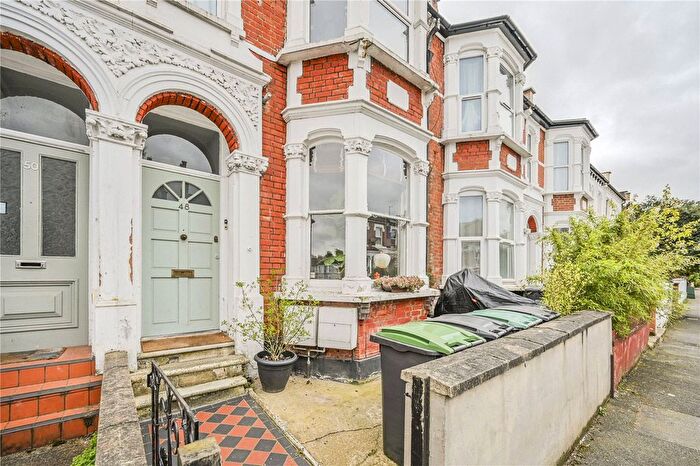 2 Bedroom Flat For Sale In Raleigh Road, Harringay, London, N8