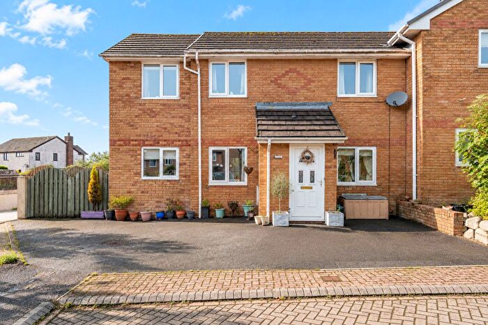 3 Bedroom Semi-Detached House For Sale In Homer Water Park, St. Stephen, PL26